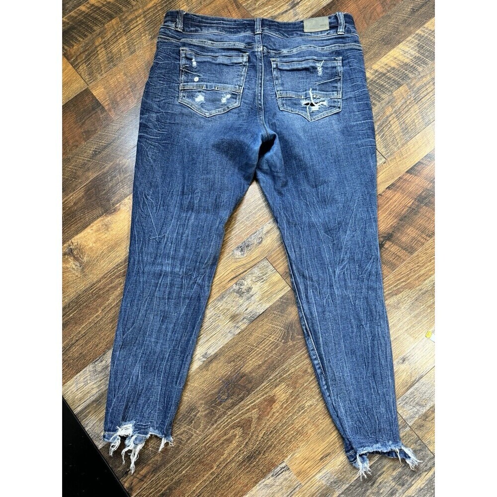 Big Star Maddie Straight Leg Jeans Womens 32 Blue Denim Mid Rise Distressed - Picture 5 of 5
